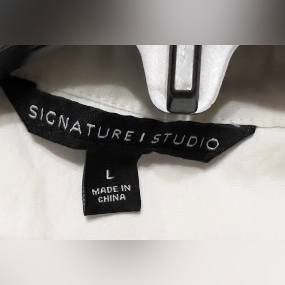 Womens Signature 1 Studio Denim Sleeveless Button Down blouse. - Picture 3 of 4